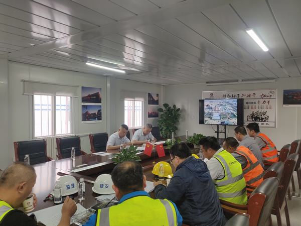 陜煤建設銅煤公司第十六項目部承建的榆林化學廠前區培訓中心工程順利通過主體結構驗收