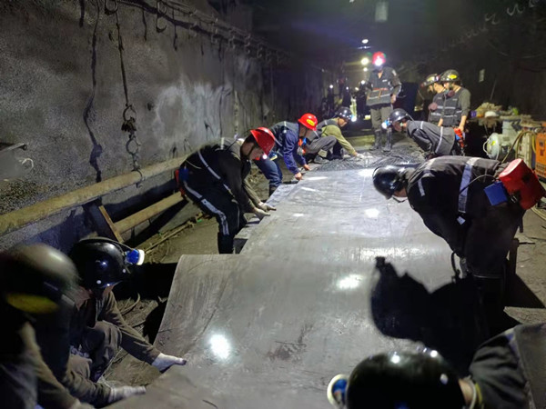 陜煤建設澄合分公司第三安裝隊打贏孟村礦試運行皮帶安裝“攻堅戰”