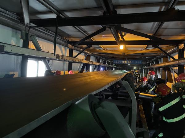 陜煤建設韓城分公司安裝三項目部春節施工不停步