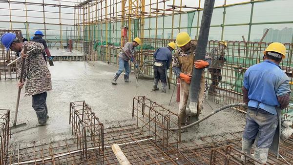 陜煤建設韓城分公司施工現場“忙碌碌”