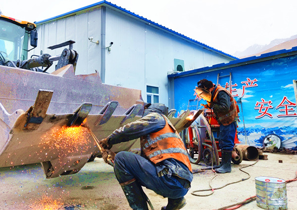 陜煤建設礦建三公司天山項目1號豎井掘進進尺再創新高