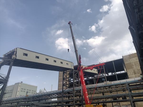 陜煤建設榆林公司神木電石棧橋工程桁架吊裝4天完成13跨,跑出項目“加速度”